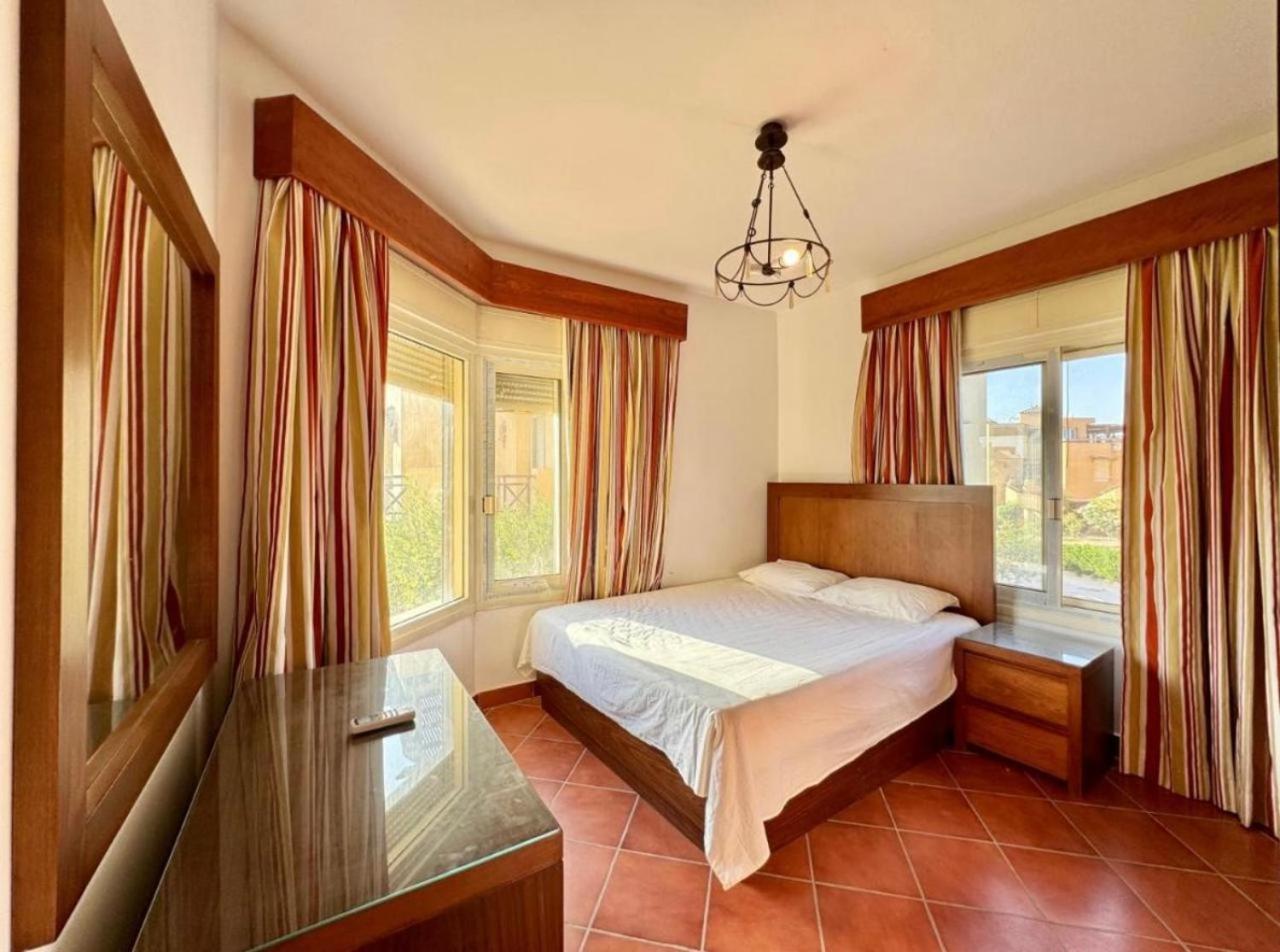 A Sea View Spacious Cheering 5 Bedroom Villa Ain Sokhna "Ain Bay" فيلا كاملة للإيجار قرية العين باي ไอน์ ซกนา ภายนอก รูปภาพ